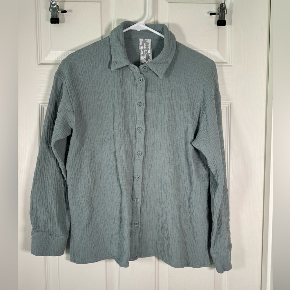 Sadie & Sage Sage Green Button Up Long Sleeve Crinkle Texture Womens Size Medium